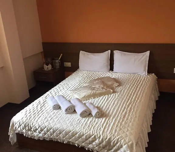 Ξενοδοχείο Iris *